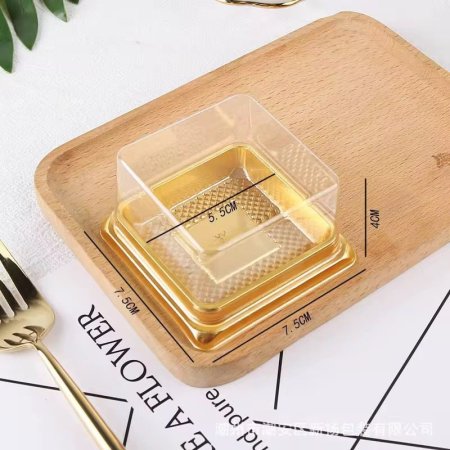 علب بلاستيك حجم صغير طول 7.5 سم , عرض 7.5 و ارتفاع 4 سم"الرزمة 50 علبة "