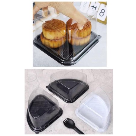 علب مثلثة بلاستيك " قاعدة لون أسود و غطاء بلاستيك شفاف " الزرمة 50 حبة"